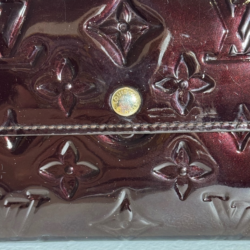 AUTHENTIC Louis Vuitton Vernis Embossed Women's Clutch/Wallet in Burgundy - Picture 2 of 10